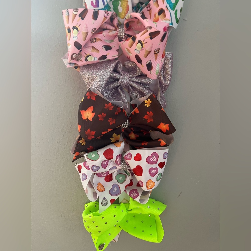 15 Jojo Siwa bows